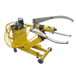 Extracteur d'engrenage <span class=keywords><strong>hydraulique</strong></span> puissant à 3 bras antidérapant automatique monté sur véhicule de 50 tonnes ENERPAC identique - Product Image 1