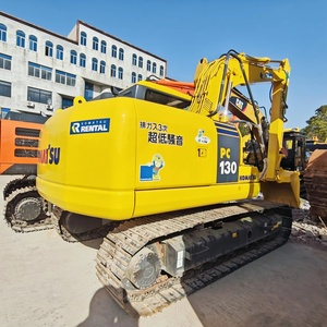 Excavatrice hydraulique sur chenilles Komatsu PC130 de 13 tonnes, d'occasion, 90% neuve, pour chantier de construction routière, d'origine japonaise, à vendre - Product Image 1
