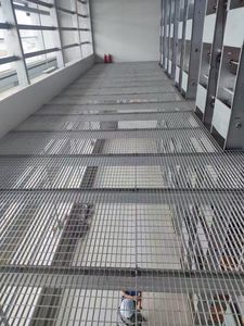 Plaque de couverture de <span class=keywords><strong>gouttière</strong></span> extérieure Construction en caillebotis en acier galvanisé Matériaux de construction en métal - Product Image 4