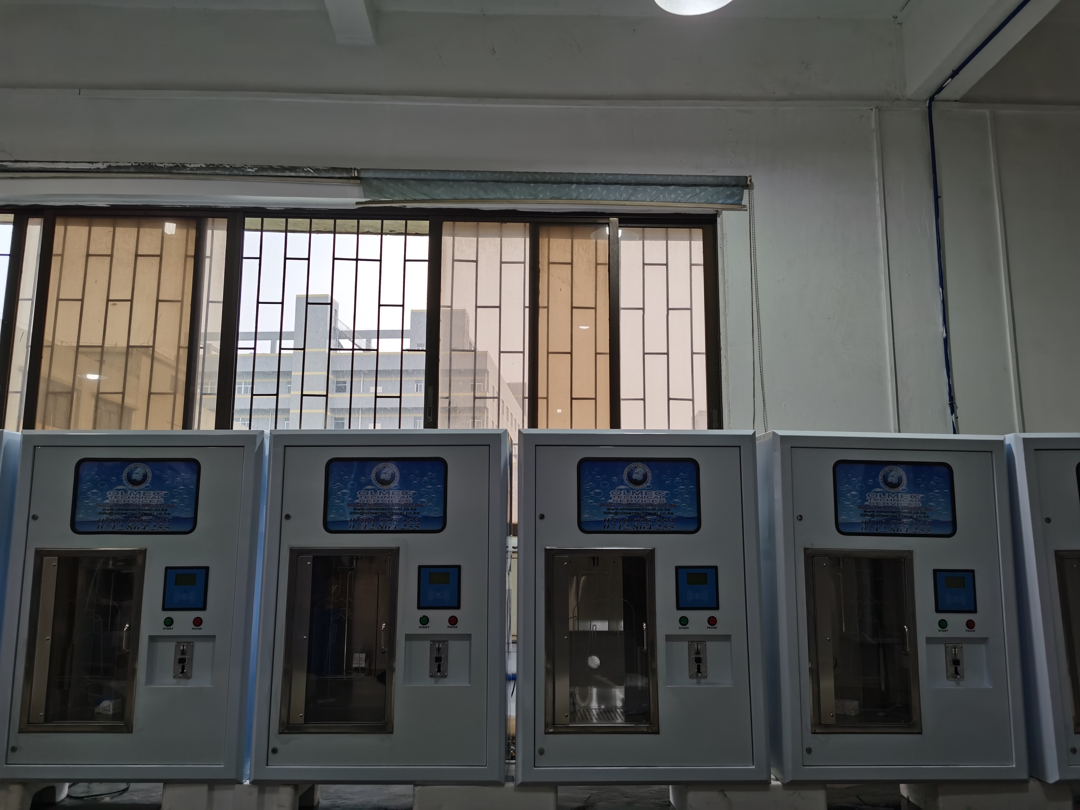 Alkaline Purified Pure Water Vending Machine Stainless Steel Material OEM