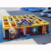 Jeux de plein air Halloween château sautant videur maison hantée gonflable labyrinthe avec ventilateur pour location de fête d'enfants