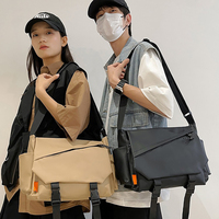 Sac bandoulière messager imperméable en polyester pour homme avec fermeture éclair, grande taille, idéal pour les trajets quotidiens et le travail