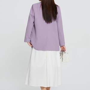 ชุดสูทผ้าทวิลสีม่วงหม่นสำหรับผู้หญิงไซส์ใหญ่ รุ่น N8235 ชุดเสื้อเบลเซอร์และกระโปรงสีพื้นทรงลำลอง - Product Image 5