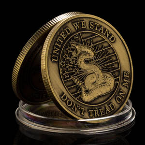 Benutzer definierte plattierte Farbe US Liberty Bell Gadsden Flag Pattern Gedenkmünze Sammlerstücke United We Stand Bronze Plated Coin - Product Image 4