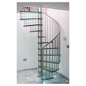 Prima. <span class=keywords><strong>Escalera</strong></span> personalizada para interiores de villas que combina escalones de <span class=keywords><strong>madera</strong></span> <span class=keywords><strong>y</strong></span> vidrio con una elegante <span class=keywords><strong>y</strong></span> moderna <span class=keywords><strong>barandilla</strong></span>. - Product Image 6