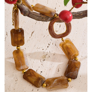 JINYOU 4184 Collana Europea Esagerata Popolare con Perle Rettangolari in Resina Color Ambra, Girocollo, <span class=keywords><strong>Gioielli</strong></span> - Product Image 4
