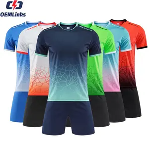 Ensemble d'uniformes de football kit de football entièrement sublimation avec design personnalisé et logo maillot de football vêtements de football