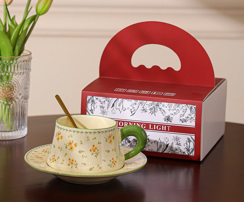 Marguerite verte + une soucoupe