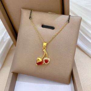 Collana con Ciondolo a Cuore in Zircone e Acciaio Inossidabile Placcato Oro 14K, Elegante e Raffinata, Regalo per Donne - Product Image 3