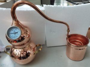 صبغ 10 لتر استخراج هيدرولات البابونج القرفة اللافندر النحاس الصغيرة لا تزال عشب أساسي - Product Image 2