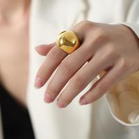 Nouvelle conception, bijoux fantaisie imperméables et hypoallergéniques, cadeau, anneaux creux épais et lisses en acier inoxydable plaqué or 18 carats pour femmes