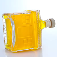 Bouteille à spiritueux en verre BOXUN BX-HS700 de 700 ml en forme de maison avec bouchon et fenêtres de toit en relief pour emballage cadeau personnalisé