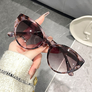 Nuovo Unisex retrò Cat-Eye montatura <span class=keywords><strong>occhiali</strong></span> <span class=keywords><strong>da</strong></span> <span class=keywords><strong>vista</strong></span> Versatile blu luce UV protezione leopardata materiale per PC - Product Image 3