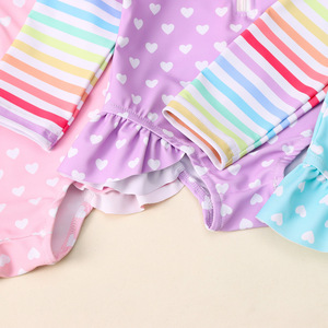 <span class=keywords><strong>Maillot</strong></span> <span class=keywords><strong>de</strong></span> <span class=keywords><strong>bain</strong></span> une pièce pour filles, imprimé cœur rayé arc-en-ciel, avec manches longues et bonnet, protection solaire en polyester pour bébés filles - Product Image 2