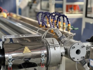 Máquina para Hacer Mangueras de Jardín de PVC, Máquina para Fabricar Mangueras Flexibles de PVC, Máquina para Fabricar Tuberías Reforzadas con Fibra de PVC con Certificación CE ISO - Product Image 5