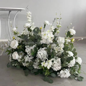 Alfombra floral verde para pasillo, decoración de escenarios para eventos y bodas al aire libre. - Product Image 4