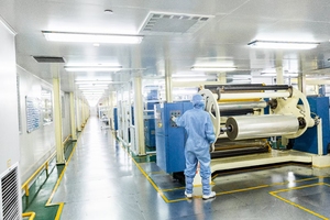 Nhà Máy bán hàng trực tiếp UV bằng chứng đen ra cửa sổ xe phim ppf Pet Đen Nano gốm đen ra cửa sổ xe phim - Product Image 5