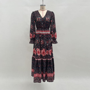 2025年秋新作 ヴィンテージ風エンボス加工ポリエステル 長袖Vネック ラージスイング レヘンガチョリ（女性用） - Product Image 3