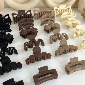 2021 Women's Hair Accessories Brown Hairgrips Hollow Hair Clip Irregular Acrylic Matte Frosted Hair Claw