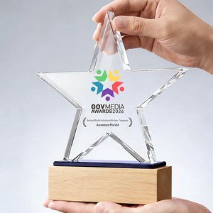 جوائز كريستال فارغة بالجملة مع قاعدة خشبية مخصصة وصديقة للبيئة مطبوعة بالأشعة فوق البنفسجية للطلبات بالجملة للفعاليات المؤسسية - Product Image 4