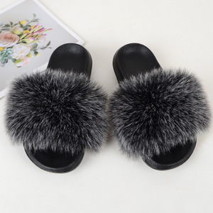Pantoufles en fausse <span class=keywords><strong>fourrure</strong></span> végétaliennes pour femmes Pantoufles floues Sandales moelleuses à bout ouvert Pantoufles intérieures et extérieures - Product Image 1