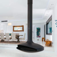 Cheminée suspendue d'intérieur, feu de charbon chauffant à la flamme réelle, décorative autoportante, moderne pour les repas et les hôtels.