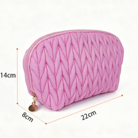 Sac de Maquillage Rose Vif en Gros pour Femmes, Trousse de Toilette de Plage, Pochette de Voyage Matelassée avec Broderie Initiale Personnalisée et Fermeture Éclair
