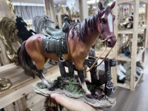 輸出ファインホース彫刻銅ゴールド新しい家特別シミュレートされた馬の装飾ギフトカスタマイズされた樹脂工芸品優れたギフト - Product Image 3