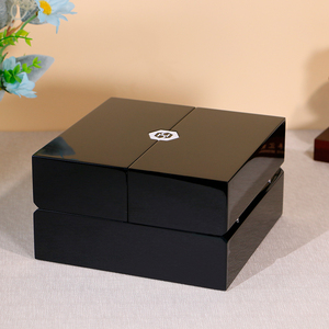 Hộp đựng đồng hồ thiết kế mới, hai cửa, màu đen bóng, làm bằng gỗ sơn mài piano, kết hợp chất liệu da PU sợi carbon. - Product Image 5