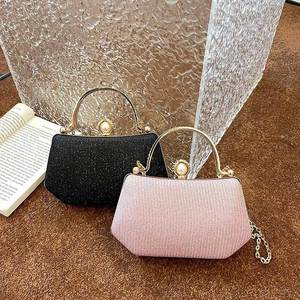 حقيبة يد نسائية على شكل قلب مرصعة بالأحجار الكريمة للسهرات والحفلات، حقيبة يد ذهبية مزينة بالكريستال - Product Image 2