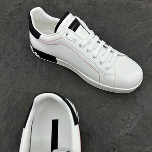 Chaussures de sport pour hommes de haute qualité, élégantes et de créateur, pour un style décontracté et luxueux, idéales pour la course et la marche. - Product Image 2
