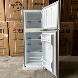 Réfrigérateur compact à double porte de 156 L, congélateur en haut, réfrigérateur en bas - Product Image 5