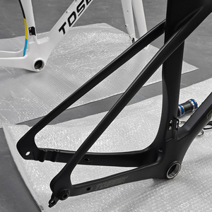 Cuadro de Bicicleta de Carretera TOSEEK Personalizado de Fábrica, Ligero, con <span class=keywords><strong>Eje</strong></span> <span class=keywords><strong>Pasante</strong></span> BBT47, Cableado Interno, Cuadro de Bicicleta de Carreras Resistente - Product Image 4