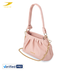 <span class=keywords><strong>Sac</strong></span> <span class=keywords><strong>à</strong></span> bandoulière pour femme en <span class=keywords><strong>cuir</strong></span> PU <span class=keywords><strong>souple</strong></span> personnalisé, plissé, avec anse courte nouée, <span class=keywords><strong>sac</strong></span> <span class=keywords><strong>à</strong></span> <span class=keywords><strong>main</strong></span> nuage pour femme avec chaîne dorée amovible - Product Image 1