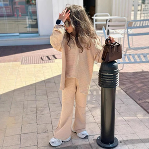 Abbigliamento Casual primaverile da ragazza Set Top a maniche lunghe <span class=keywords><strong>plissettato</strong></span> con collo a tinta unita abbigliamento irregolare per bambini - Product Image 2