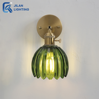Lampe murale LED simple et élégante en fer et verre pour salon, chambre, restaurant, couloir