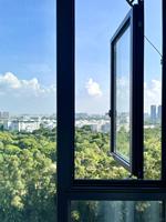Puertas Interiores de Dormitorio Modernas Personalizadas de Primera Calidad con Ventanas Francesas, Aislamiento Acústico de Aleación de Aluminio, Vidrio Triple Aislante de Acero Inoxidable
