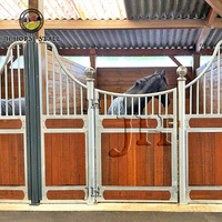 Fournisseur professionnel d'écuries pour chevaux, panneaux de box en acier, équipement de conception d'écuries européennes pour centre d'entraînement équestre
