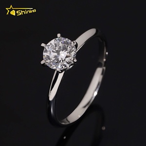 <span class=keywords><strong>Anello</strong></span> <span class=keywords><strong>Solitario</strong></span> con Diamante da Laboratorio CVD da <span class=keywords><strong>1</strong></span> <span class=keywords><strong>Carato</strong></span> Taglio Rotondo in Oro Bianco Massiccio 18k per Donna - Product Image 2