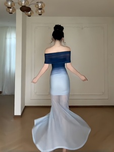 Robe longue sans bretelles en <span class=keywords><strong>dentelle</strong></span> et mousseline bleue dégradée, coupe épaules dénudées, pour femme, haut de gamme, sexy, élégante, ajustée, idéale pour les vacances - Product Image 4