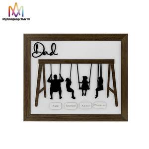 Panneau en bois écologique <span class=keywords><strong>personnalisé</strong></span> peint à la main ensemble de balançoire décor de table signe avec nom d'enfants cadeau de fête des pères - Product Image 1