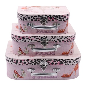 Hộp Giấy Đựng Đồ Chơi Ưa Thích Mini Lưu Niệm Cho Trẻ Em Tùy Chỉnh Vali Các Tông Hộp Đóng Gói Quà Tặng Có Tay Cầm - Product Image 2