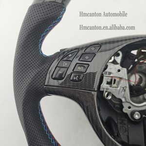 Volant de direction en cuir perforé en fibre de carbone de conception la plus récente pour BMW E46 - Product Image 2