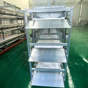 Système de nettoyage de fumier à manivelle pour cages à poulets multi-niveaux, avec courroie en PP pour tous les niveaux, pour élevages avicoles - Product Image 6