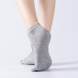 Campione gratuito basso MOQ Custom Pilates calza antiscivolo alla caviglia calze da donna 5 piedi Yoga calzini per Pilates ballerine Barre a piedi nudi - Product Image 5