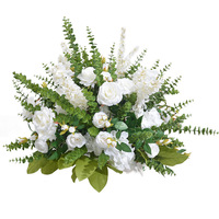 Boule de fleurs géométrique de 70 cm en eucalyptus, hortensia et rose pour décoration de table de mariage et allée