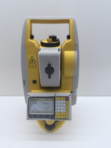 Estación total electrónica con compensación de doble eje, pantalla táctil a color, USB, estación secundaria de 2 segundos, SOUTH NTS-332R15M IP54 30x - Product Image 3