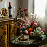 Lampe de table vintage française, en laiton antique, style rose rustique, éclairage d'ambiance pour salon, chambre à coucher et chevet