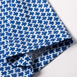 เสื้อโปโลกอล์ฟคอปกใบมีด ผ้าโพลีเอสเตอร์ผสมสแปนเด็กซ์ คุณภาพสูง ผลิตตามสั่ง ขายส่ง เสื้อกอล์ฟพิมพ์ลายแบบซับลิเมชั่นสำหรับผู้ชาย - Product Image 3