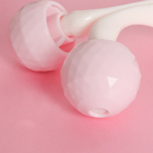 Rouleau de massage facial en forme de Y, appareil amincissant pour le visage en forme de V, rechargeable par USB, batterie au lithium, prise de type C - Product Image 1